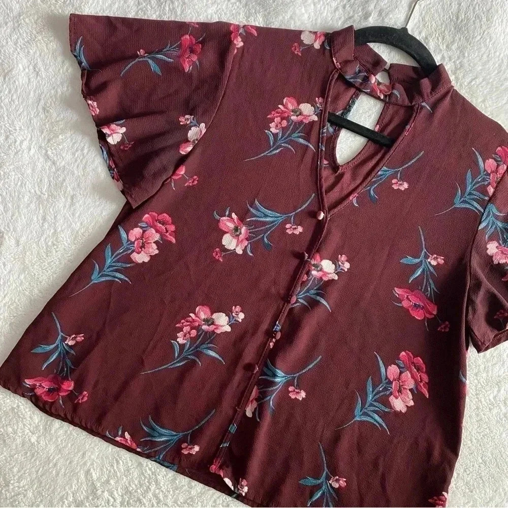Floral Keyhole Top